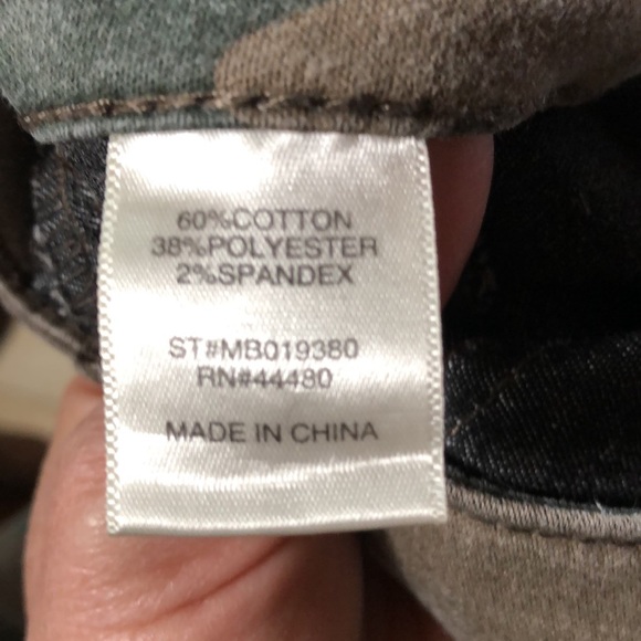 Love Fire Size 9 Camo Strech skinny jeans super stretchy. - Picture 10 of 10